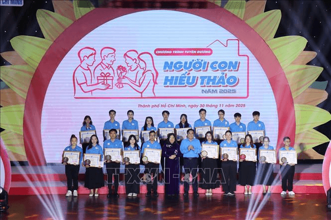Thành phố Hồ Chí Minh tuyên dương 184 gương “Người con hiếu thảo”