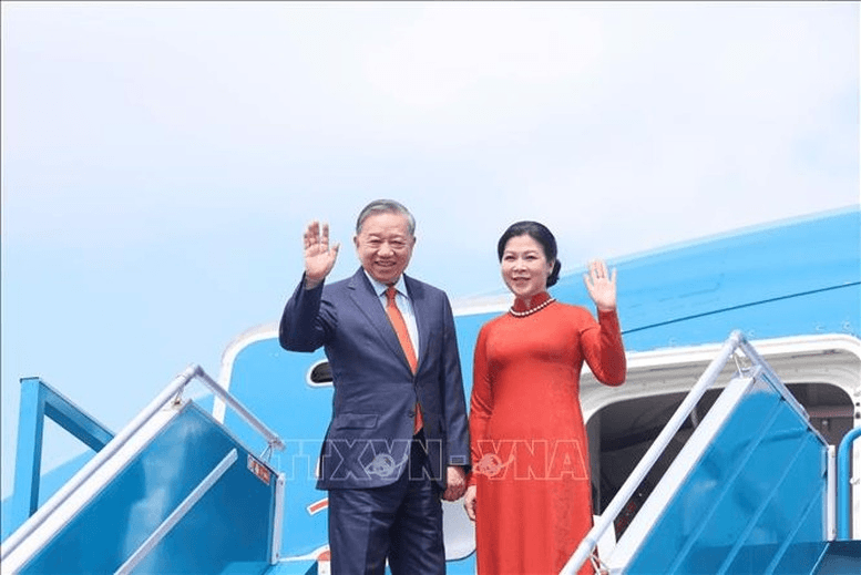 Tổng Bí thư Tô Lâm và đoàn đại biểu cấp cao Việt Nam lên đường thăm cấp nhà nước tới Lào