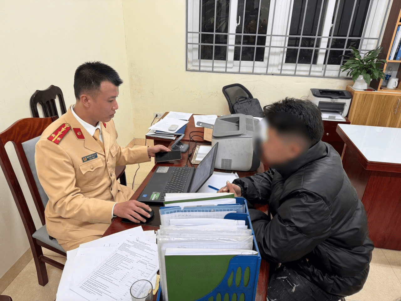 Kịp thời ngăn chặn nhóm thanh niên gây rối trật tự công cộng trên Quốc lộ 32