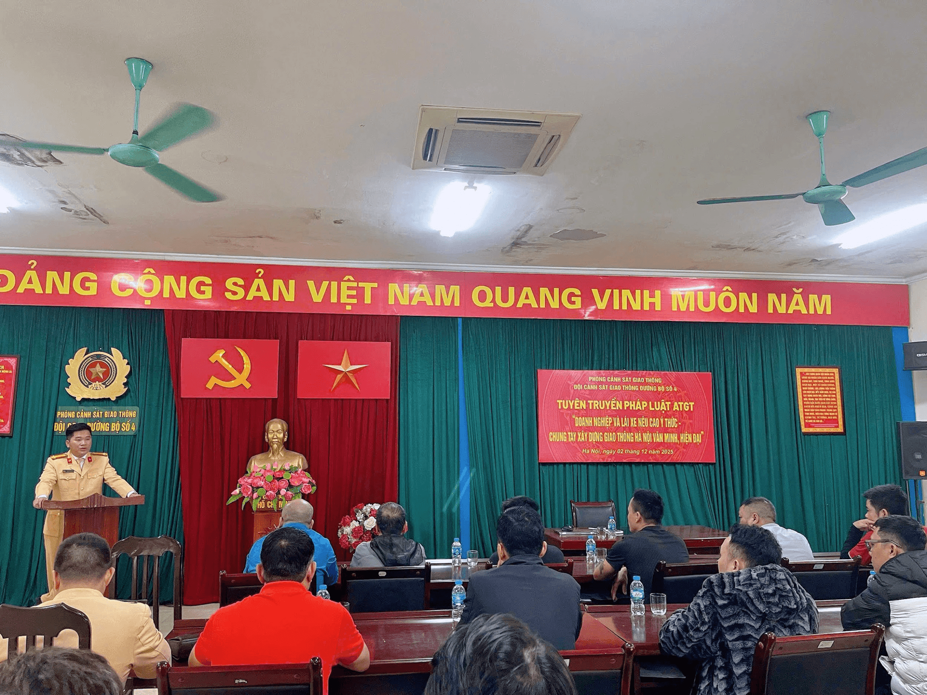 Hà Nội: Doanh nghiệp vận tải ký cam kết chấp hành pháp luật về trật tự an toàn giao thông