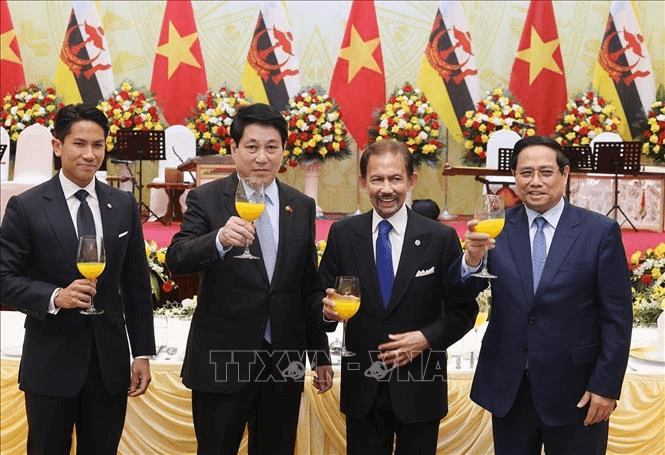 Quốc vương Brunei kết thúc chuyến thăm cấp Nhà nước tới Việt Nam