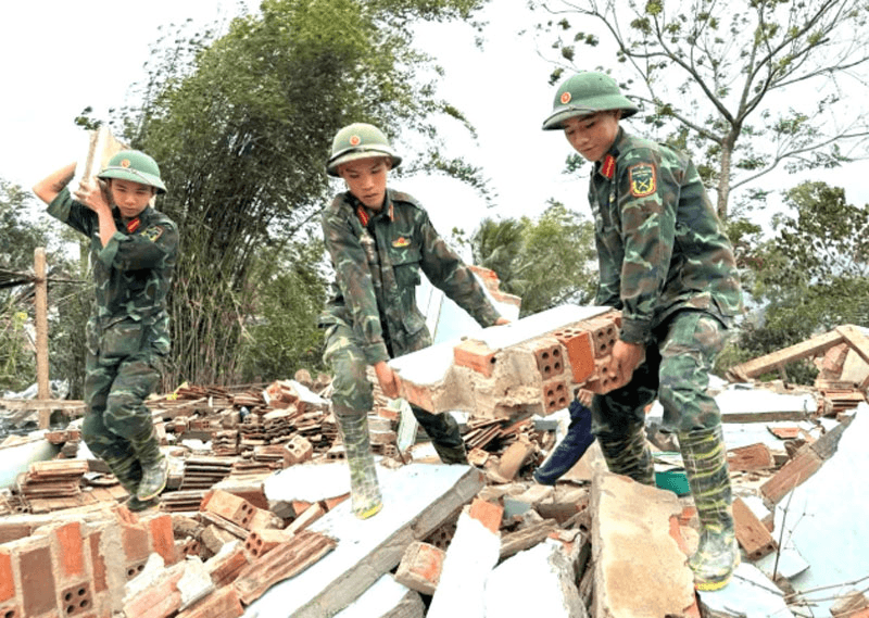 Rút kinh nghiệm từ đợt mưa lũ lịch sử tại Nam Trung Bộ-Bài 1: Chủ động “đón” lũ và cảnh giác với sạt lở