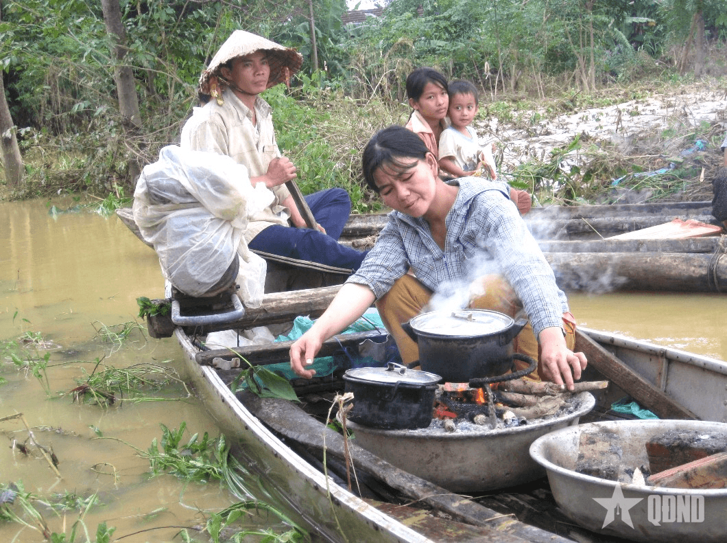 Rút kinh nghiệm từ đợt mưa lũ lịch sử tại Nam Trung Bộ - Bài 3: Ứng phó hiệu quả từ mỗi gia đình, thôn xóm