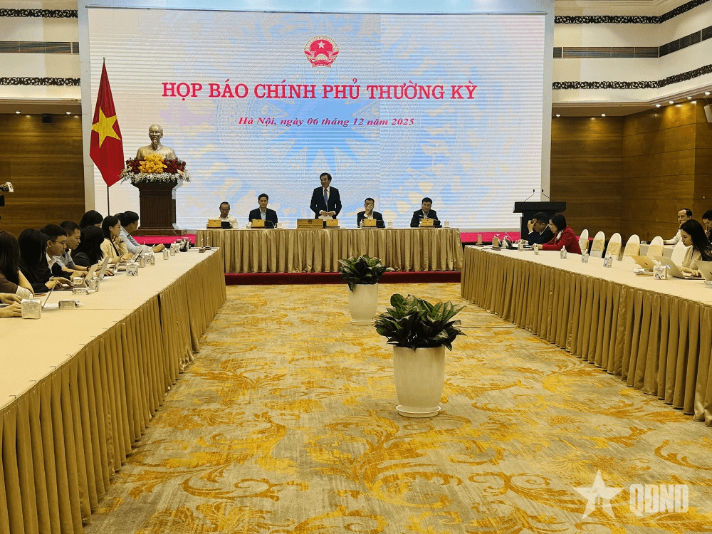Họp báo Chính phủ thường kỳ tháng 11: Tập trung hoàn thành việc sửa chữa hơn 34.000 ngôi nhà bị hư hỏng