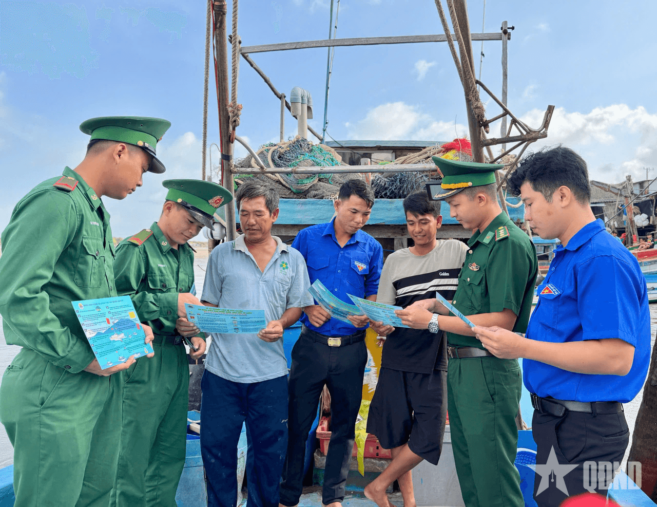 Đồn Biên phòng Tam Giang Tây: Đẩy mạnh phối hợp tuyên truyền chống khai thác IUU