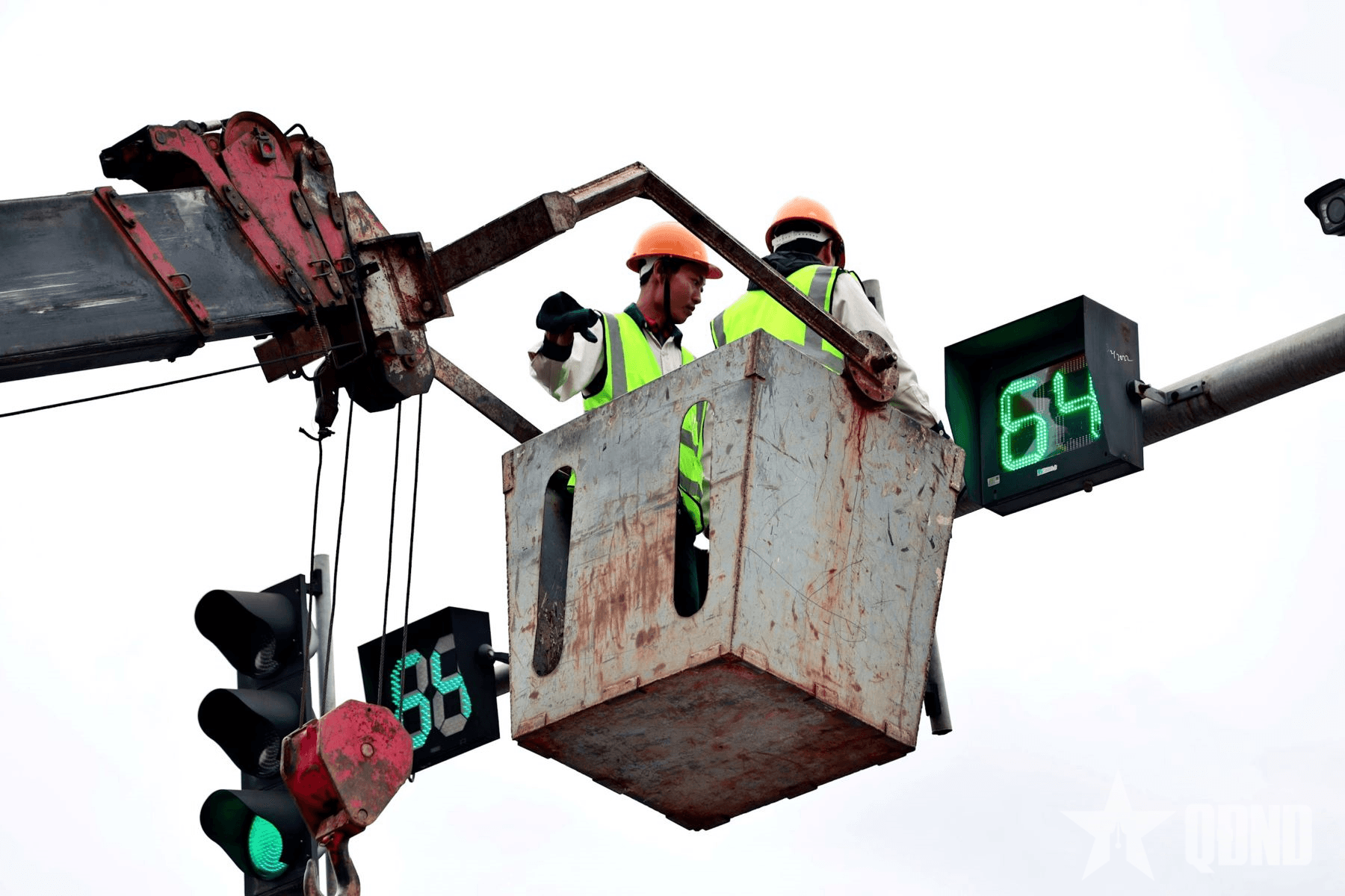 An toàn giao thông: Nâng cấp hệ thống điều khiển đèn tín hiệu giao thông