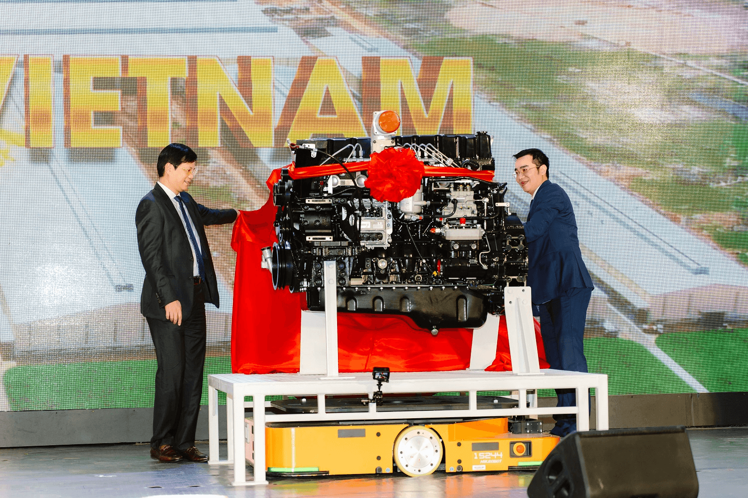 Việt Nam đưa vào hoạt động nhà máy sản xuất chế tạo động cơ ô tô trị giá 260 triệu USD