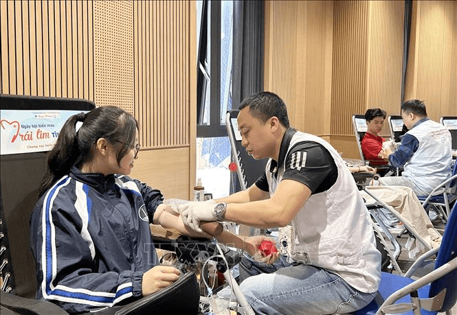 Ngày hội “Trái tim tình nguyện” 2025: Lan tỏa nghĩa cử hiến máu, sẻ chia sự sống