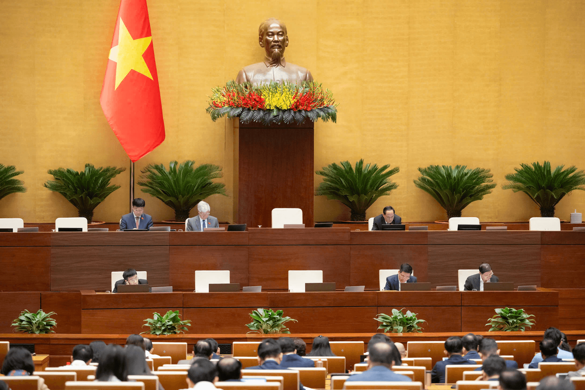 Kỳ họp thứ mười, Quốc hội khóa XV: Tạo điều kiện cho khu vực kinh tế tư nhân tham gia dự án đường sắt tốc độ cao Bắc-Nam