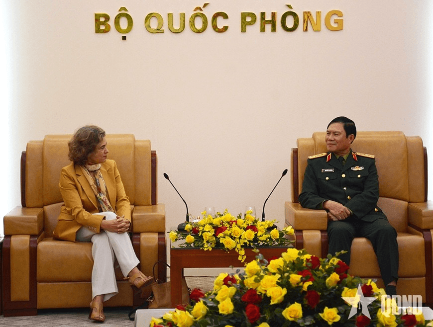 Đại tướng Nguyễn Tân Cương tiếp Đại sứ Tây Ban Nha tại Việt Nam