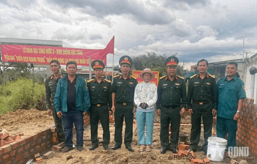 Dựng lại bình yên sau lũ dữ