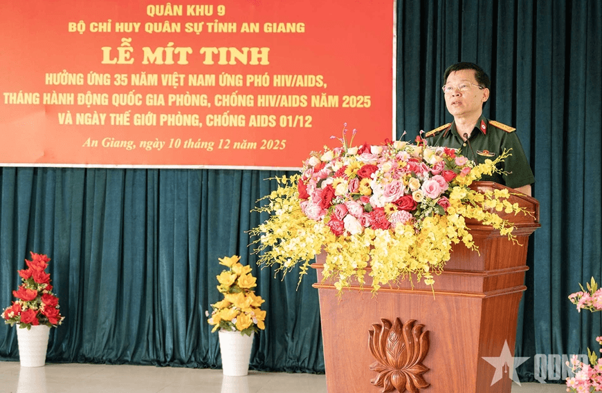 LLVT tỉnh An Giang mít tinh hưởng ứng Tháng hành động quốc gia phòng, chống HIV/AIDS trong Quân đội