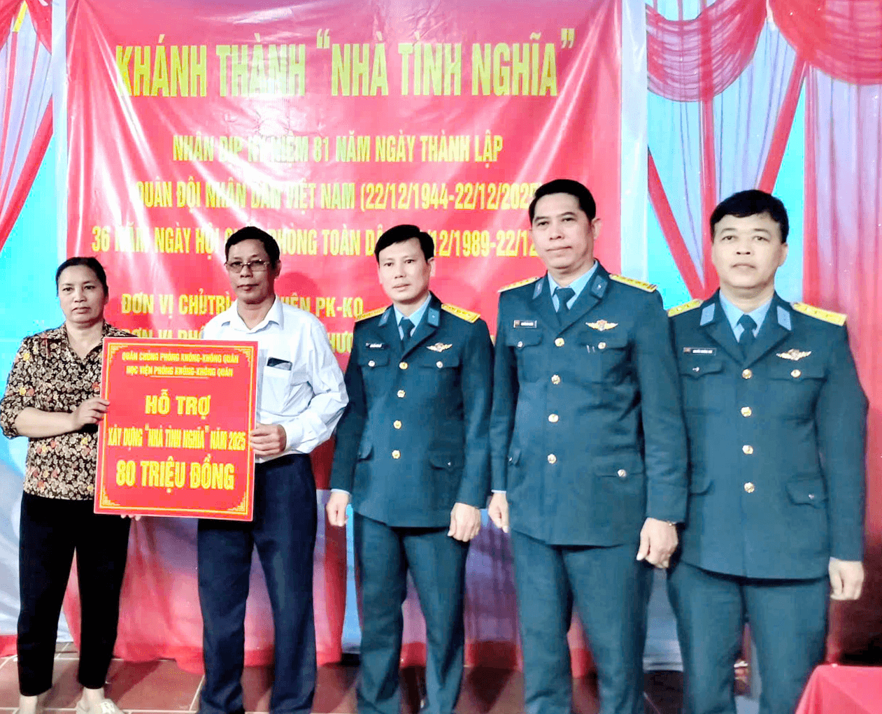 Học viện Phòng không - Không quân trao nhà tình nghĩa tặng gia đình liệt sĩ