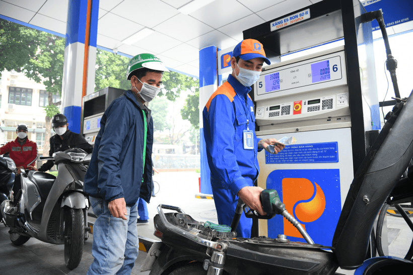 Giá xăng dầu đồng loạt giảm trong kỳ điều hành chiều 11-12
