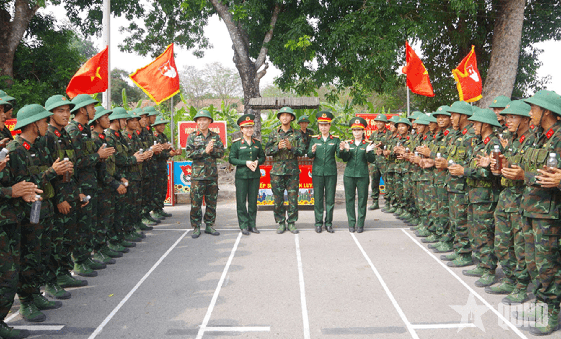 Lan tỏa hiệu quả mô hình “Cán bộ, đảng viên dìu dắt quần chúng và cấp dưới” ở Quân khu 7