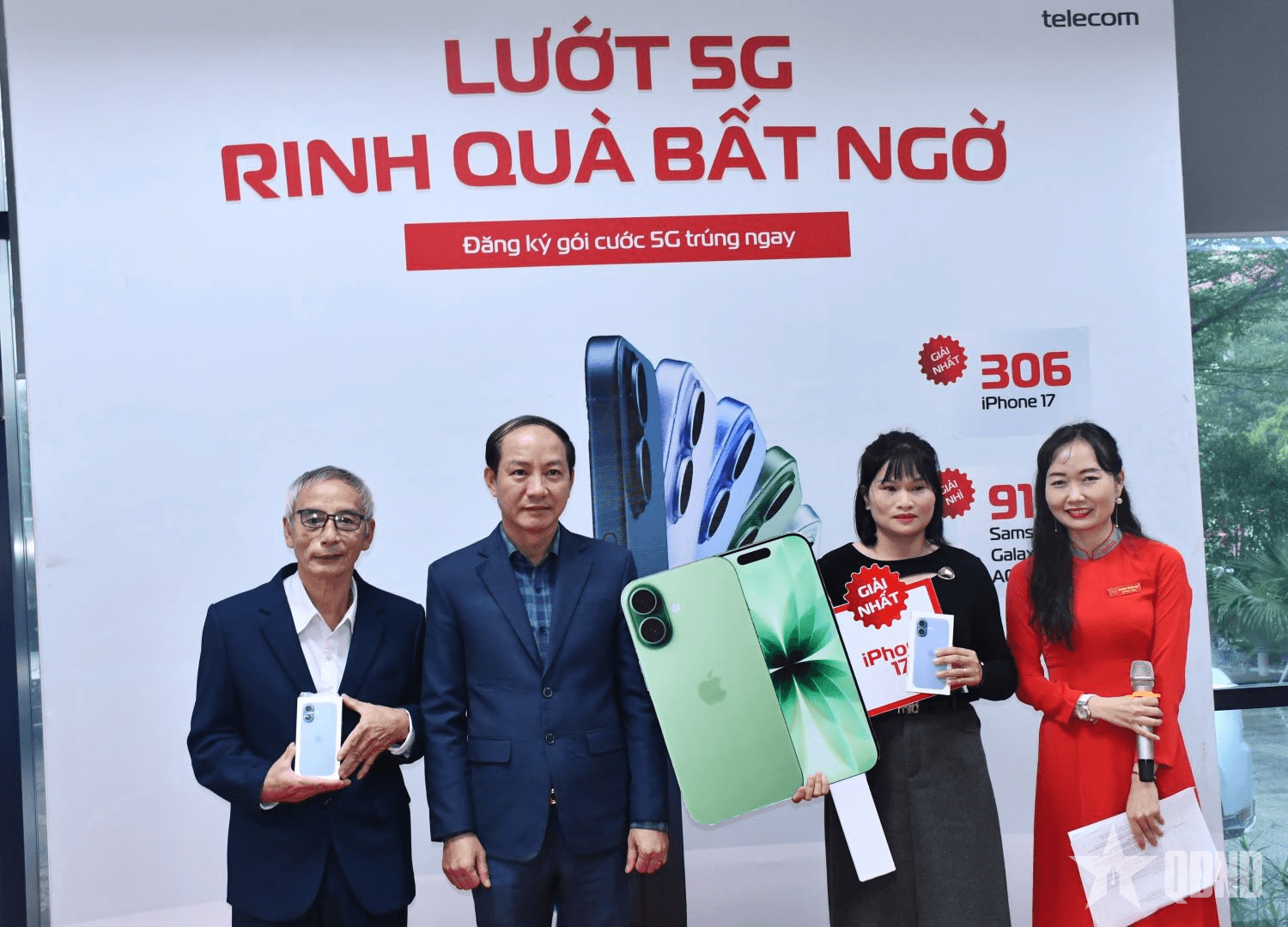 Viettel Quảng Trị trao thưởng đợt 1 chương trình "Lướt 5G - Rinh quà bất ngờ”