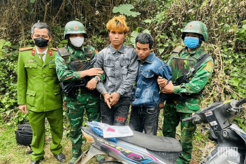 Khen thưởng Đồn Biên phòng Thanh vì thành tích đấu tranh với tội phạm ma túy