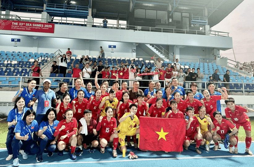 Thủ tướng Phạm Minh Chính gửi lời chúc mừng hai đội tuyển bóng đá Việt Nam tại SEA Games 33