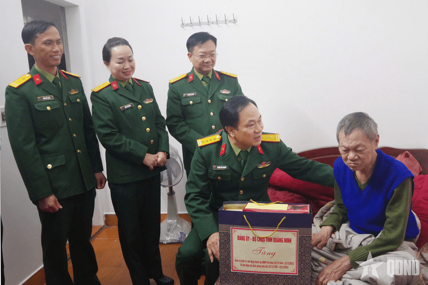 Bộ CHQS tỉnh Quảng Ninh: Thăm, tặng quà nhân kỷ niệm 81 năm Ngày thành lập Quân đội nhân dân Việt Nam