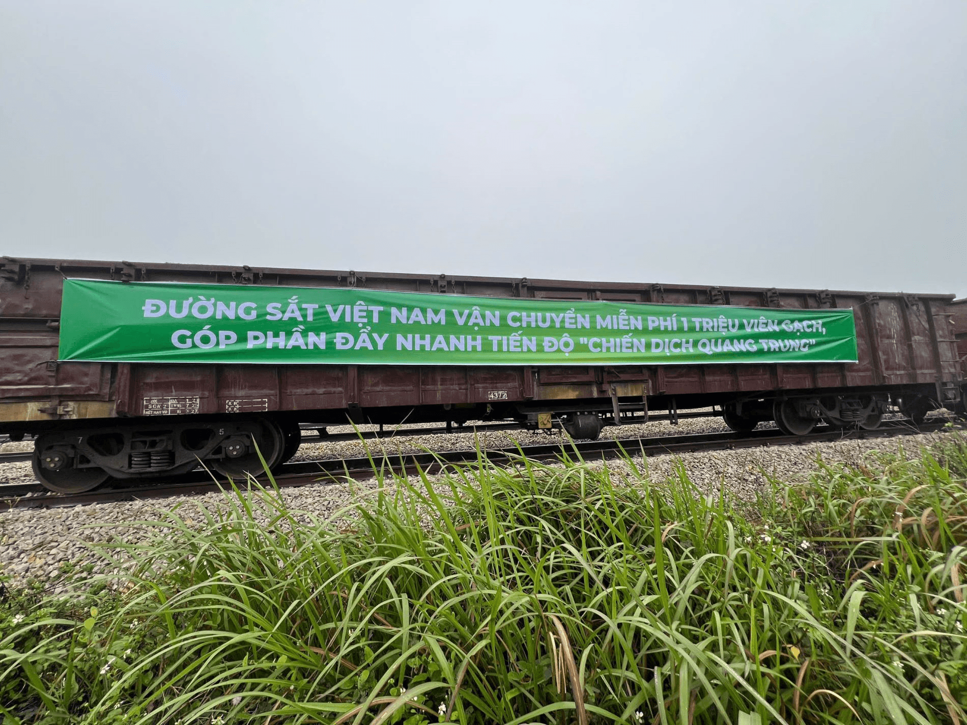 Ngành đường sắt vận chuyển miễn phí 1 triệu viên gạch hỗ trợ xây dựng nhà ở tại miền Trung