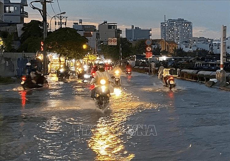 Chủ động ứng phó biến động triều cường trên các khu vực biển