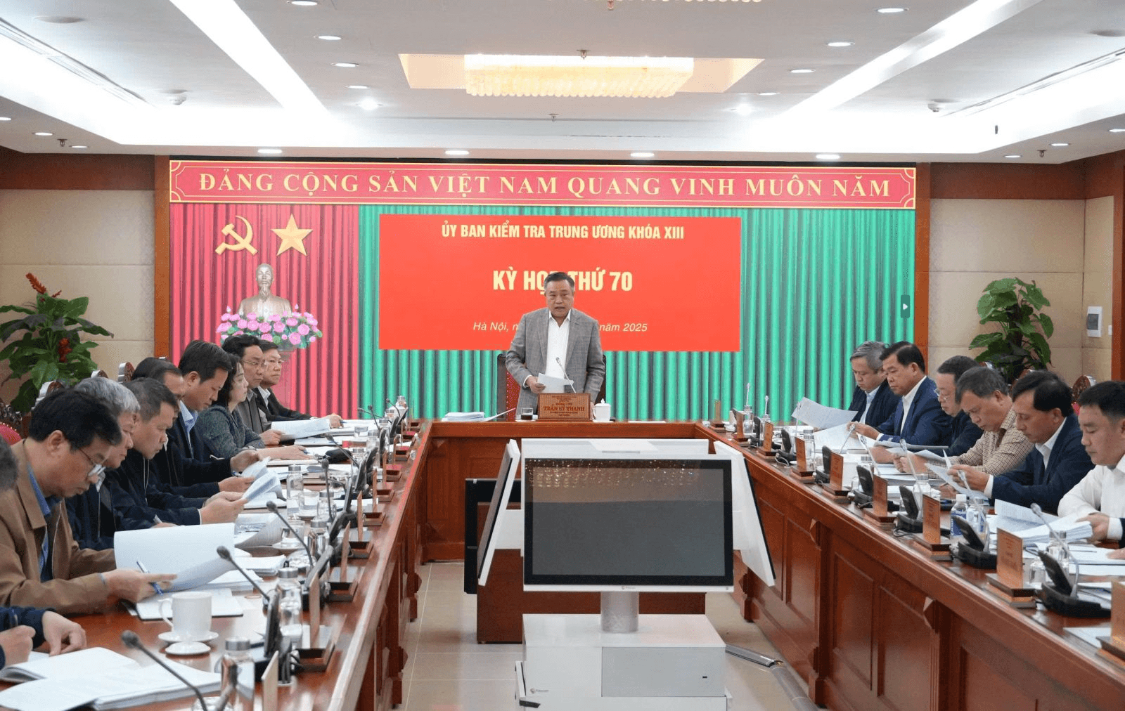 Cảnh cáo nguyên Thứ trưởng Bộ Lao động - Thương binh và Xã hội Lê Tấn Dũng và Doãn Mậu Diệp