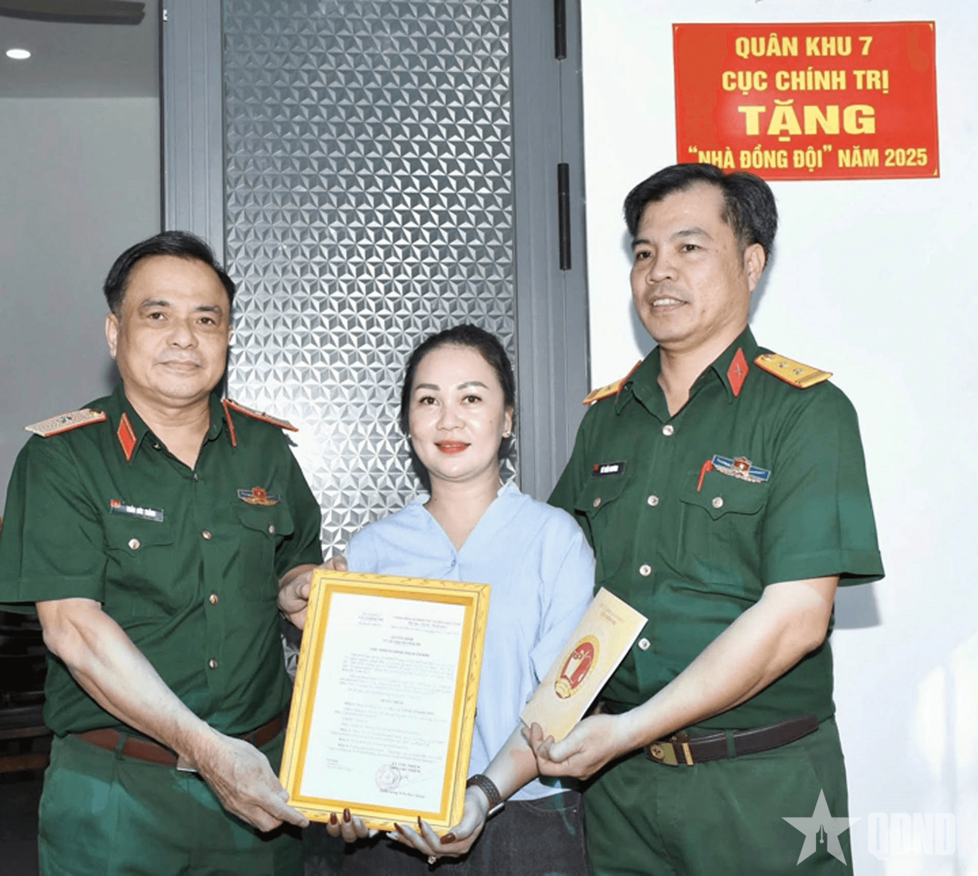 Cục Chính trị Quân khu 7 tặng "Nhà đồng đội” cho quân nhân khó khăn
