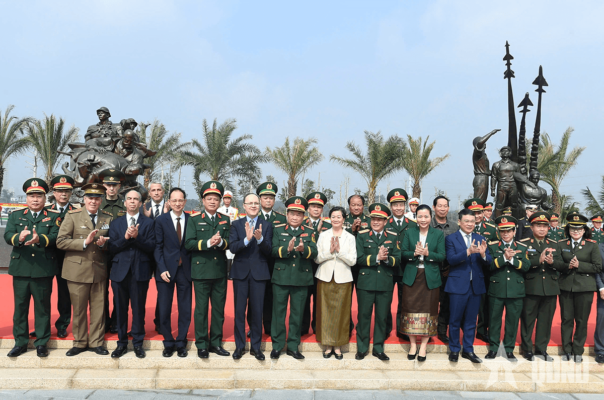 Thượng tướng Hoàng Xuân Chiến chủ trì Lễ khánh thành công trình Khu biểu tượng tình đoàn kết, hữu nghị và tri ân quốc tế