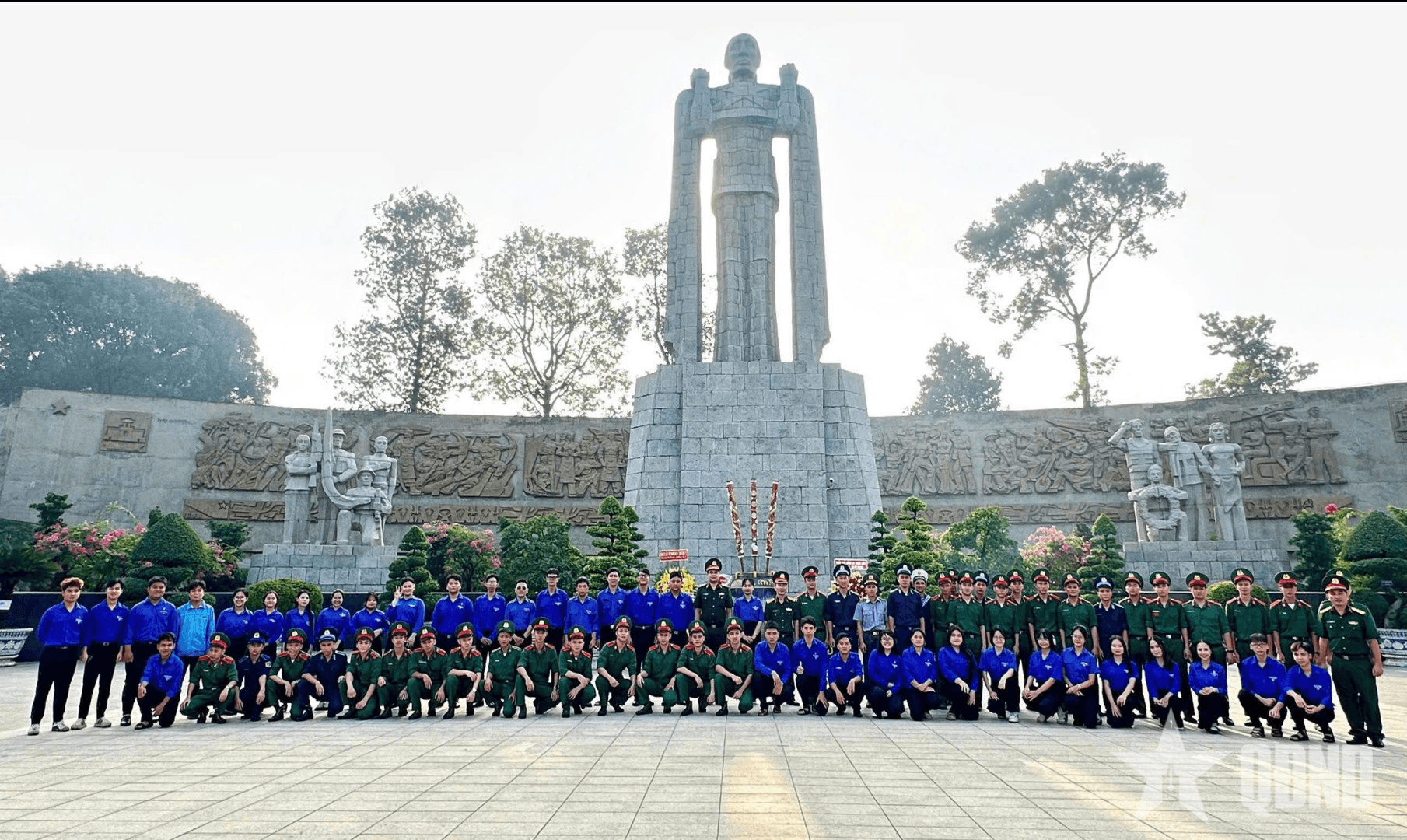 Trường Cao đẳng Hậu cần 2 dâng hương tưởng niệm các anh hùng liệt sĩ