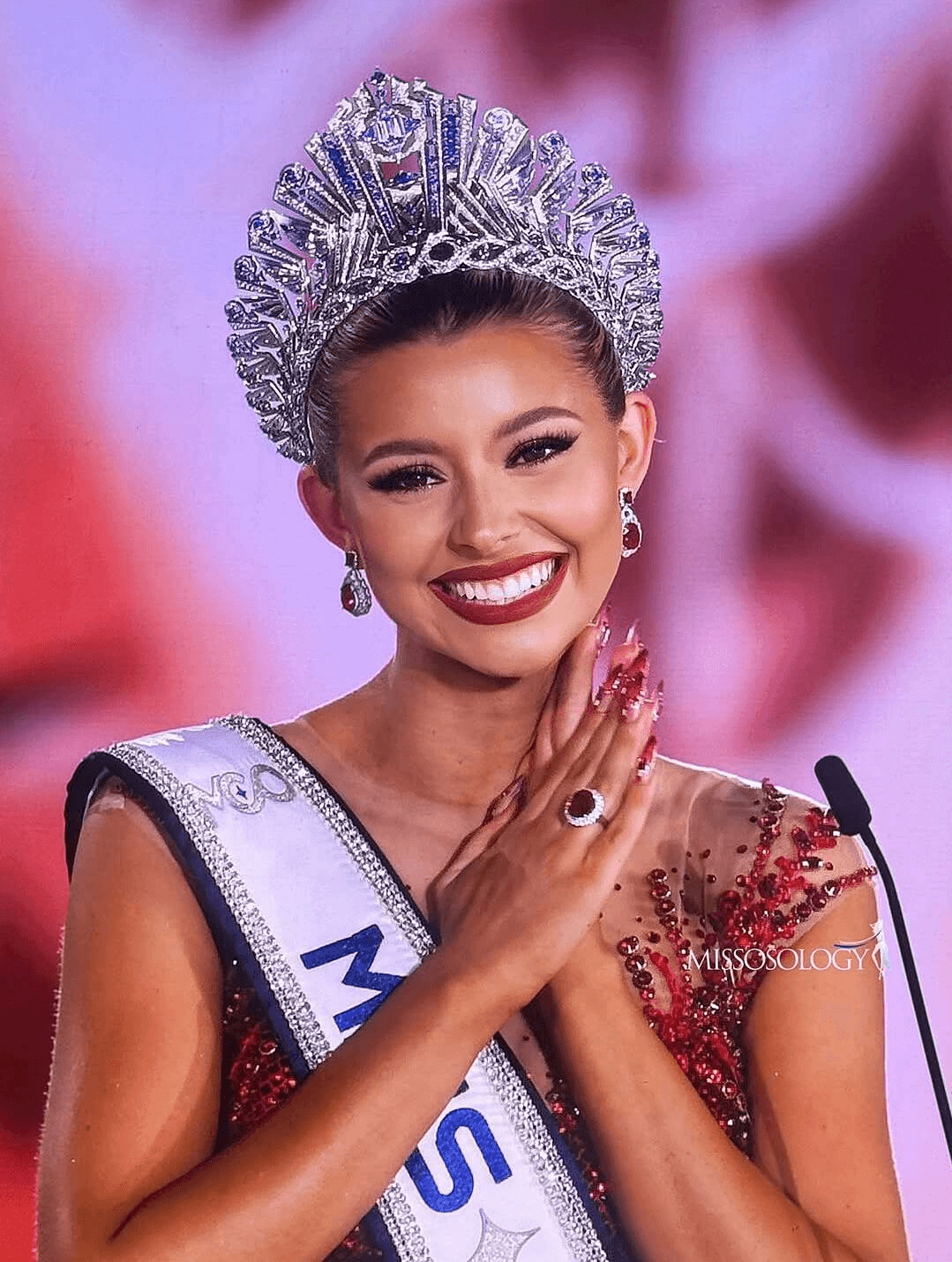 Người đẹp Hoa Kỳ đăng quang Miss Cosmo 2025