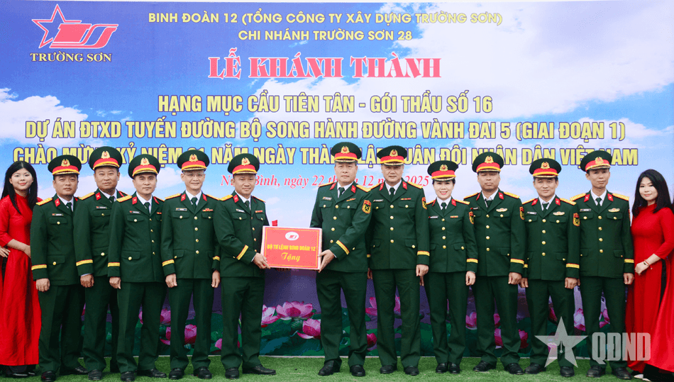 Chi nhánh Trường Sơn 28 gặp mặt truyền thống và khánh thành cầu Tiên Tân