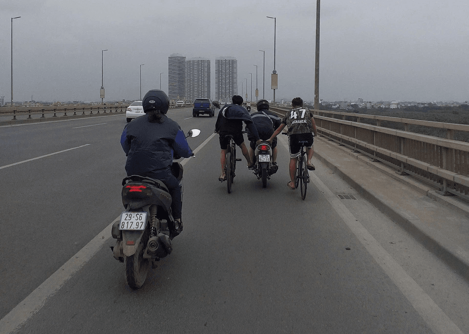 Hành vi tham gia giao thông nguy hiểm