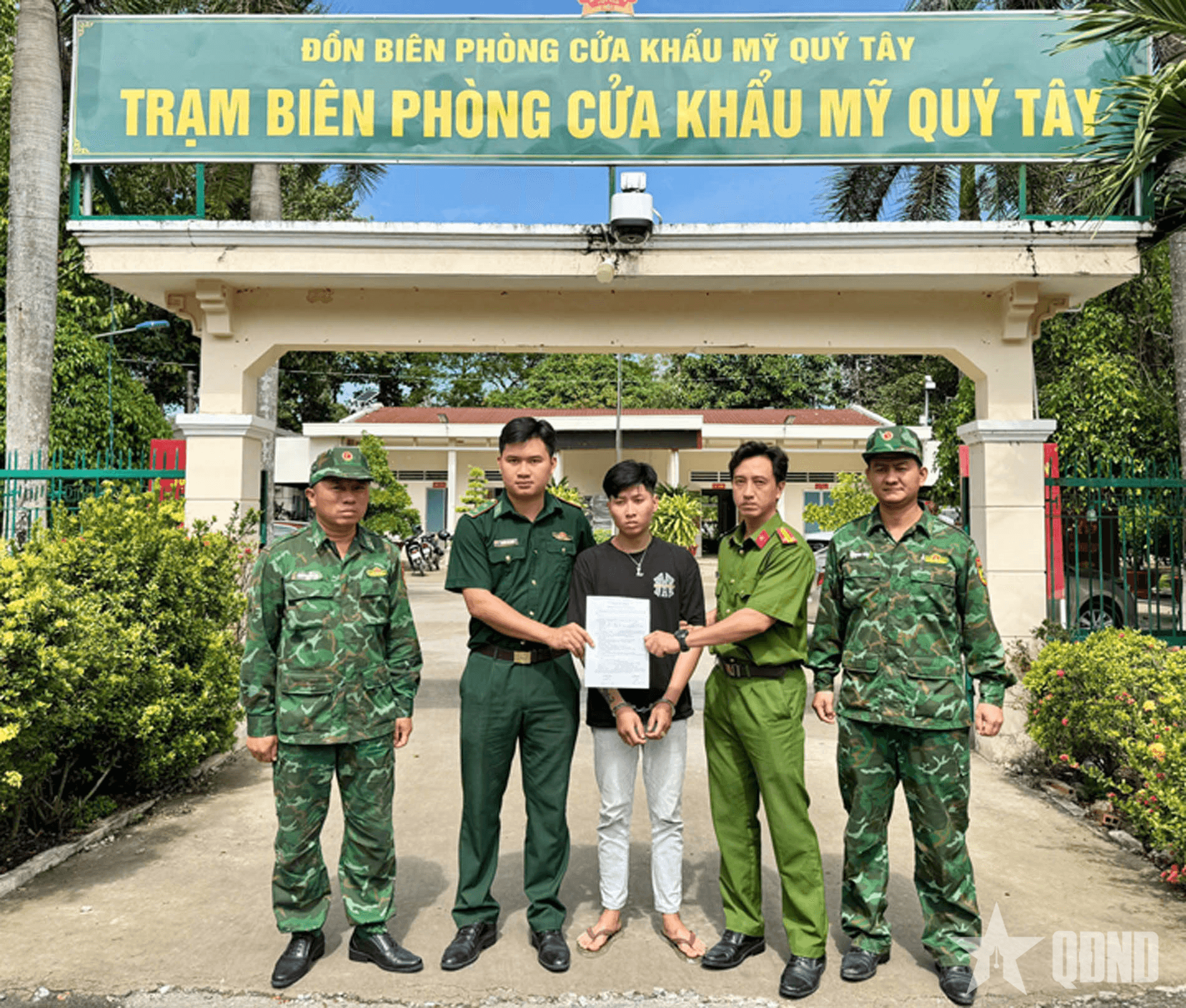 Đồn biên phòng cửa khẩu Mỹ Quý Tây bắt giữ nghi phạm giết người