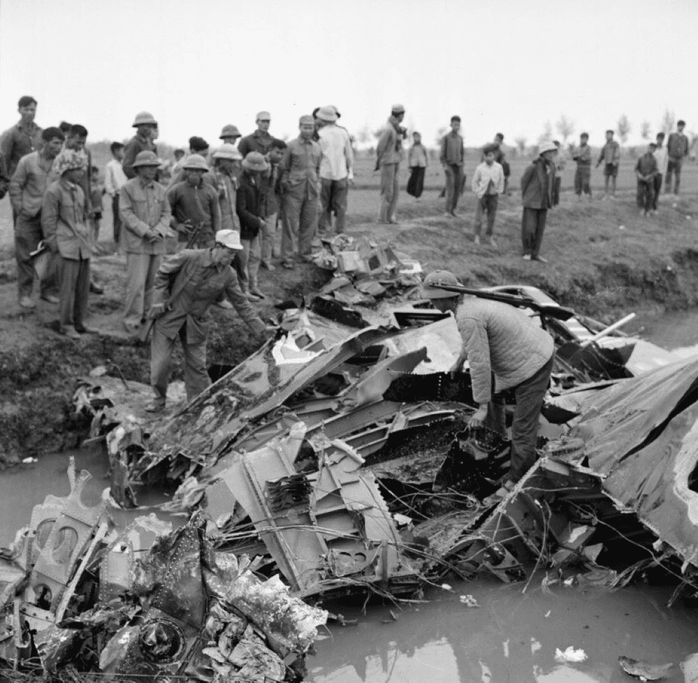 “Binh khí tập trung, hỏa lực tập trung” đánh B-52