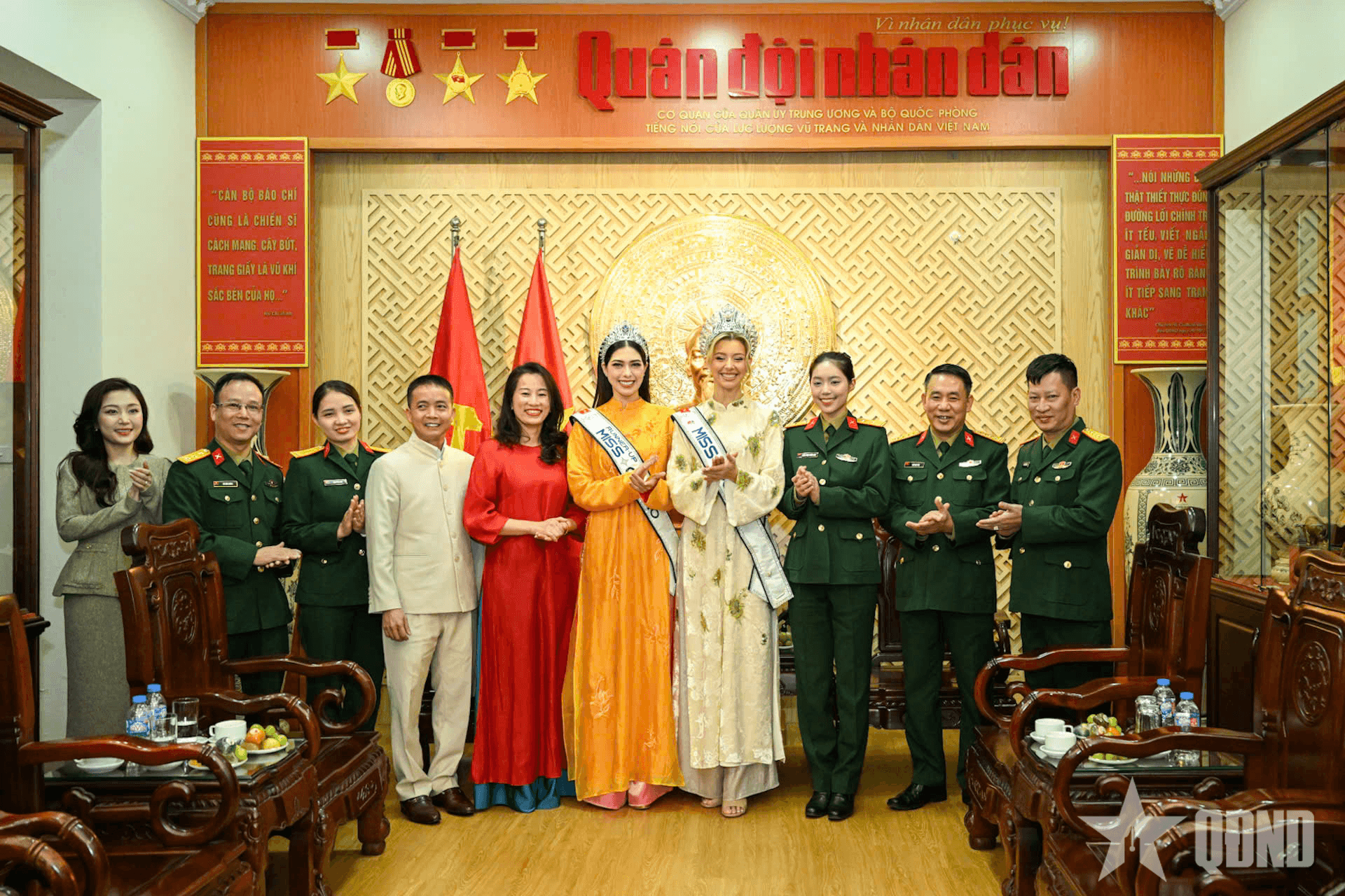 Hoa hậu Hoàn vũ quốc tế 2025 khởi đầu hành trình giao lưu tại Báo Quân đội nhân dân