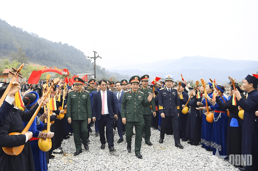 Đại tướng Phan Văn Giang dự, chỉ đạo Lễ khởi công dự án Trung tâm y tế Bảo Lạc, tỉnh Cao Bằng