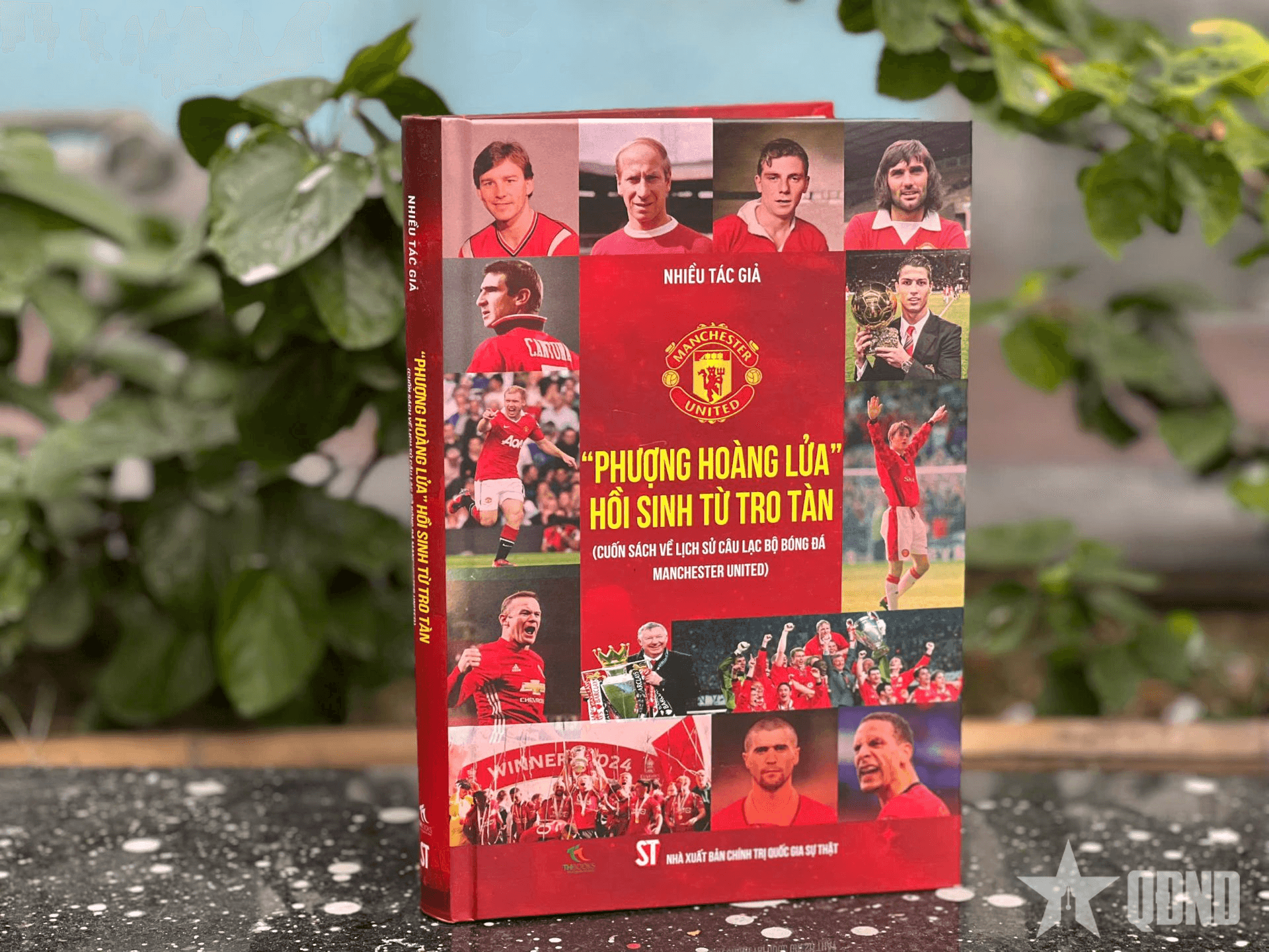 Ra mắt sách về câu lạc bộ bóng đá Manchester United