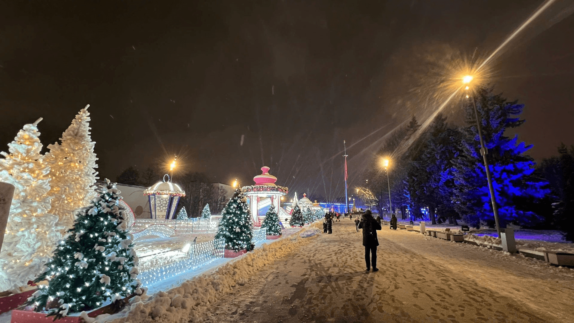 Moscow vào năm mới: Tuyết trắng và ký ức tuổi xanh
