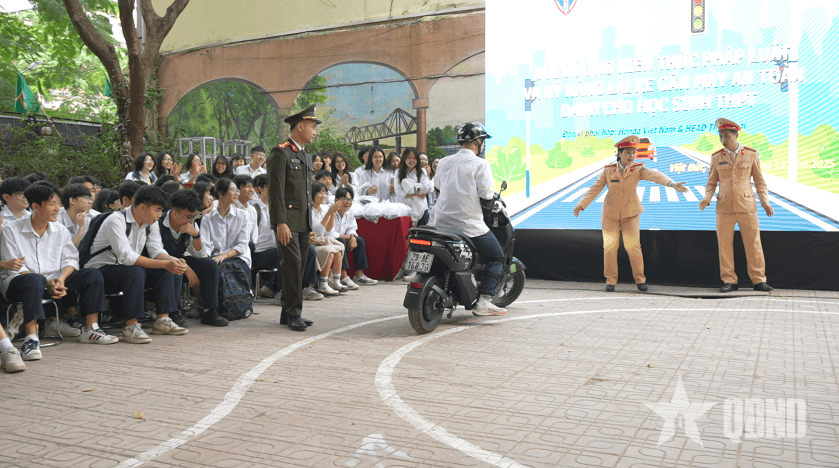 Xây dựng văn hóa giao thông học đường