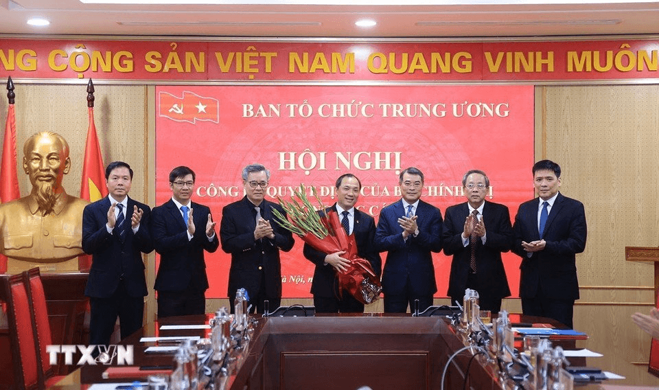 Đồng chí Hoàng Trung Dũng giữ chức Phó trưởng ban Tổ chức Trung ương