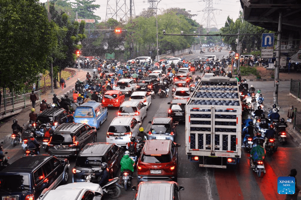 Sức ép gia tăng tại vùng đô thị lớn nhất Indonesia