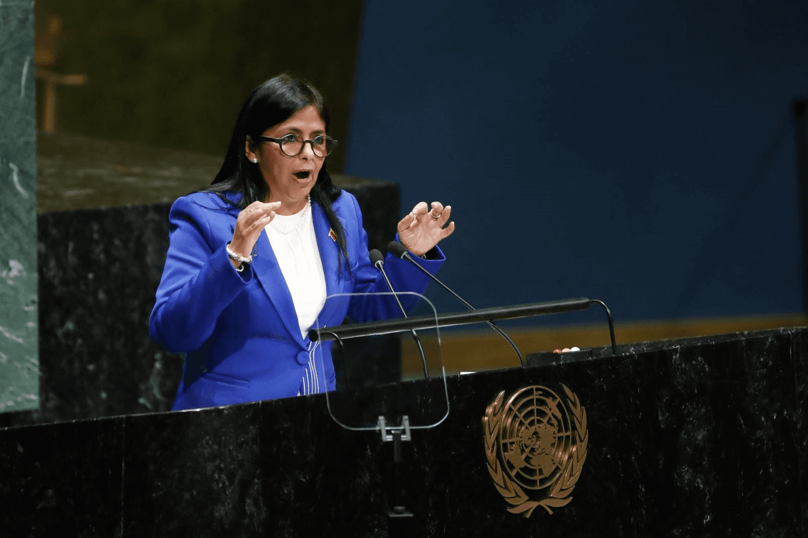 Tổng thống lâm thời Venezuela tuyên thệ nhậm chức