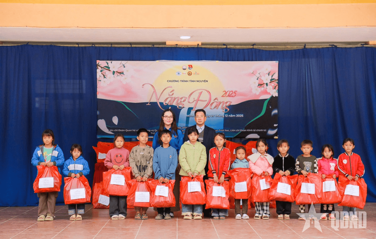 Về nguồn "chở nắng" yêu thương