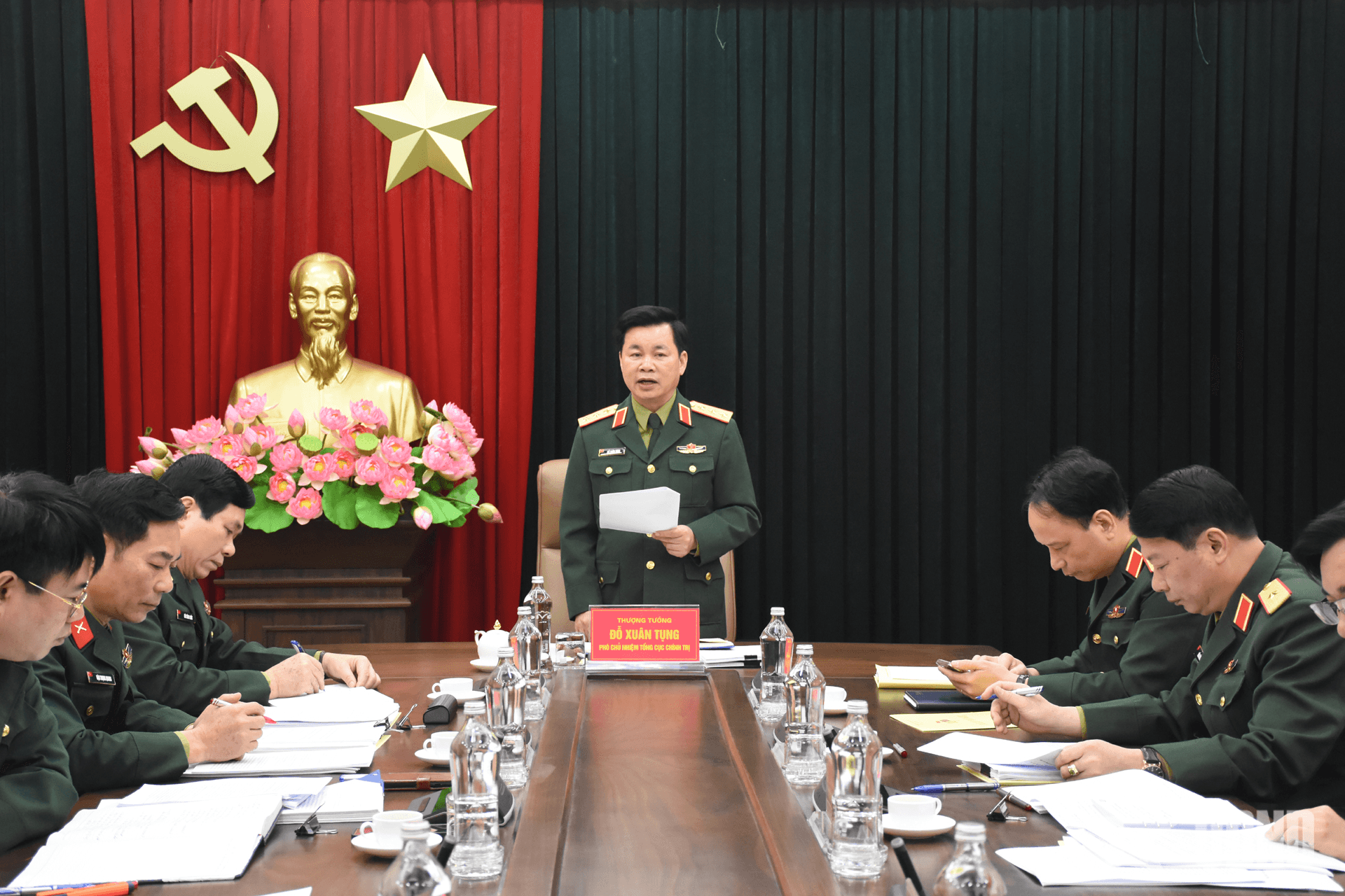 Thống nhất tiêu chí kiểm điểm, đánh giá, xếp loại chất lượng tổ chức đảng, đảng viên và cán bộ các cấp