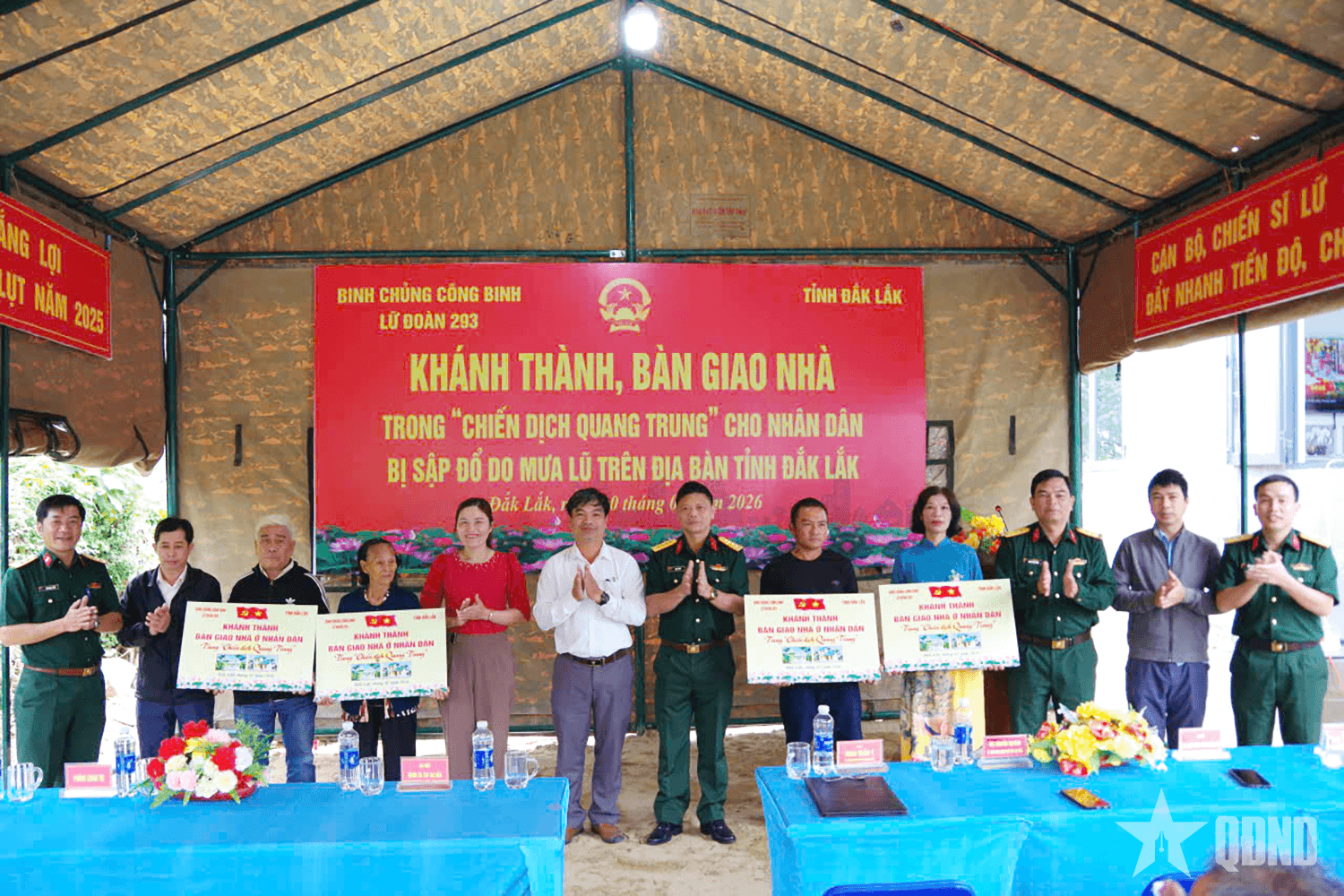 Lữ đoàn 293 (Binh chủng Công binh) bàn giao 4 ngôi nhà trong “Chiến dịch Quang Trung”