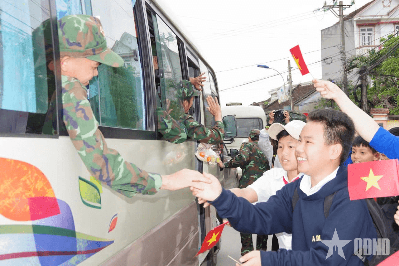 Đắk Lắk: Nhân dân cảm ơn bộ đội xây 331 căn nhà “Chiến dịch Quang Trung”