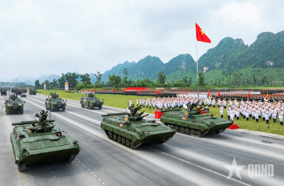 Niềm tin vững, khát vọng lớn: Bài 10: Đẩy mạnh phát triển công nghiệp quốc phòng đáp ứng yêu cầu xây dựng Quân đội hiện đại