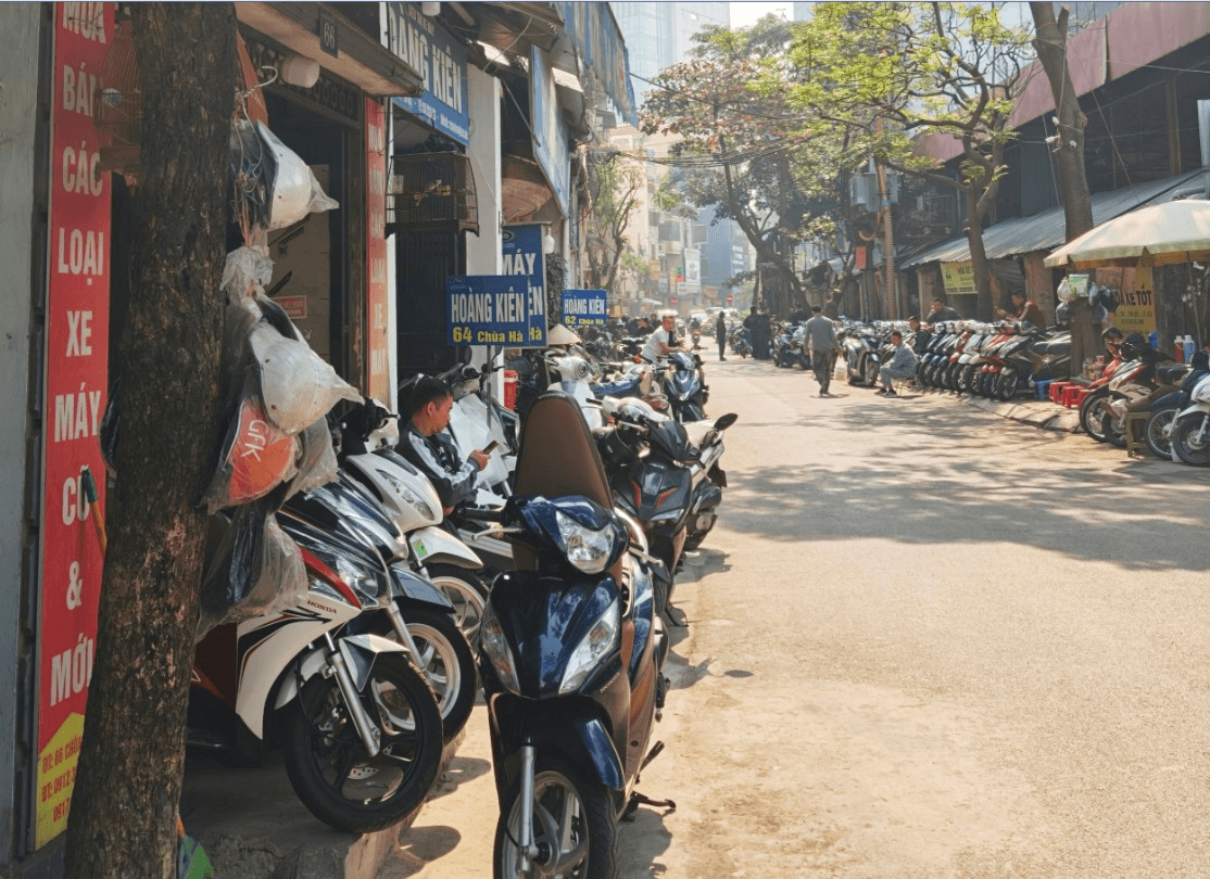 Chợ xe máy cũ ở Hà Nội ảm đạm