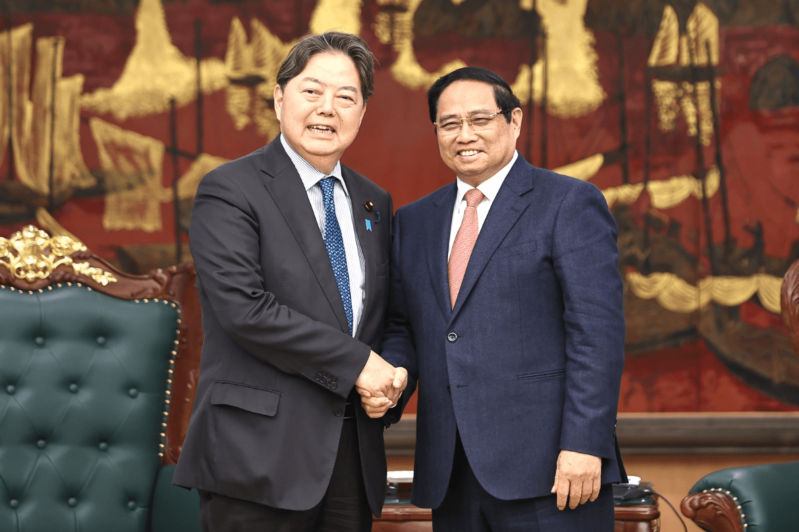 Thủ tướng Phạm Minh Chính tiếp Bộ trưởng Nội vụ và Truyền thông Nhật Bản