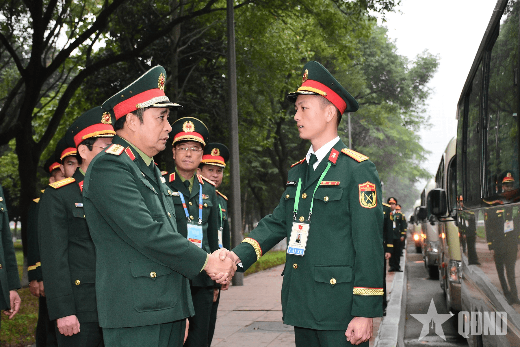 Thượng tướng Phùng Sĩ Tấn kiểm tra công tác bảo đảm phương tiện phục vụ Đại hội XIV của Đảng